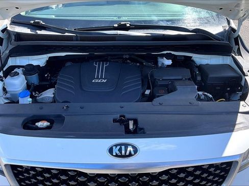 Used 2017 Kia Sedona LX FWD image 10
