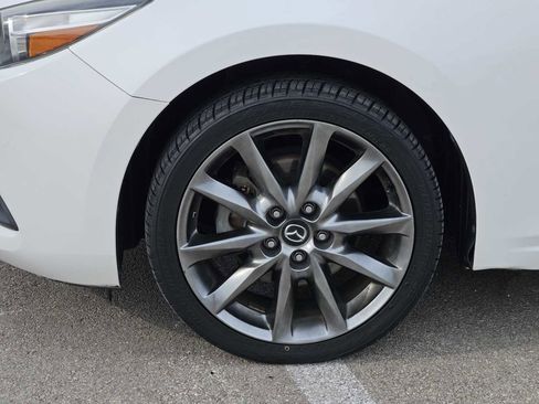 Used 2018 MAZDA MAZDA3 Touring image 9