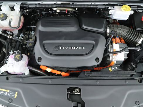 Used 2022 Chrysler Pacifica Touring-L image 14