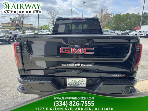 Used 2025 GMC Sierra 2500 AT4 w/ Technology Package image 7