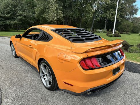 Used 2019 Ford Mustang Coupe w/ Ecoboost Performance Package RWD image 8
