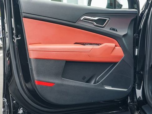 Certified 2024 Kia Sportage SX Prestige image 21