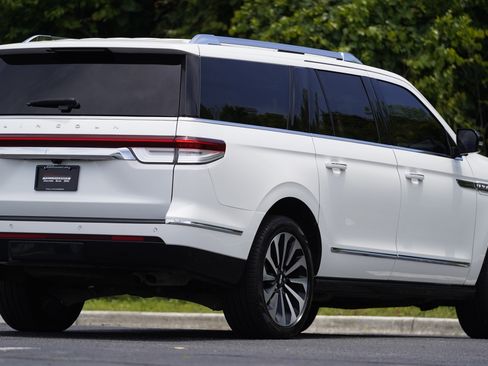 Used 2023 Lincoln Navigator L Reserve RWD image 21