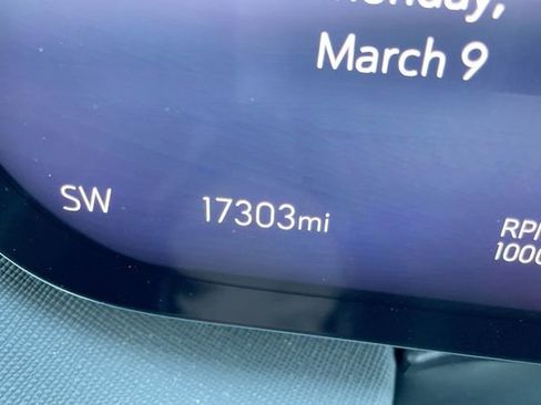 Used 2025 Buick Enclave Preferred image 21