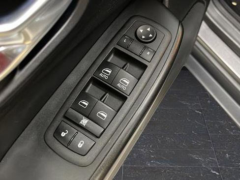 Used 2022 Jeep Cherokee Trailhawk w/ Sun, Sound & Nav Group AWD/4WD image 21