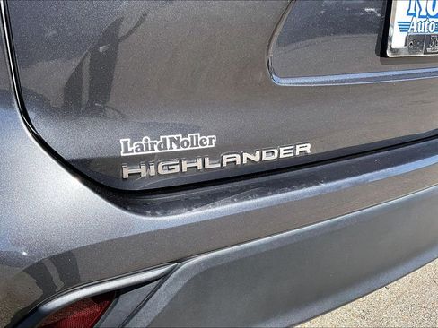 Used 2023 Toyota Highlander LE image 8