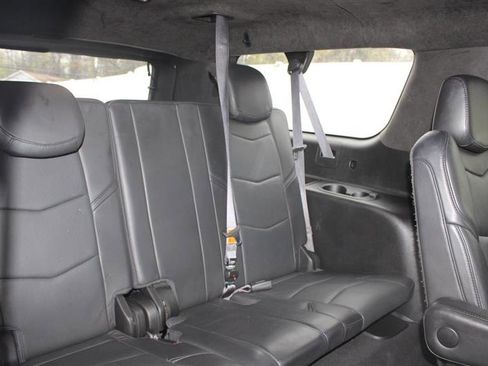 Used 2017 Cadillac Escalade ESV Platinum AWD/4WD image 19
