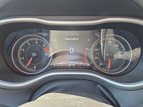Used 2018 Jeep Cherokee Trailhawk AWD/4WD image 12