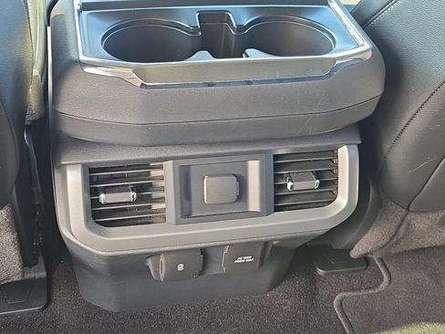 Used 2022 Ford F150 Lariat w/ Tow Technology Package image 17