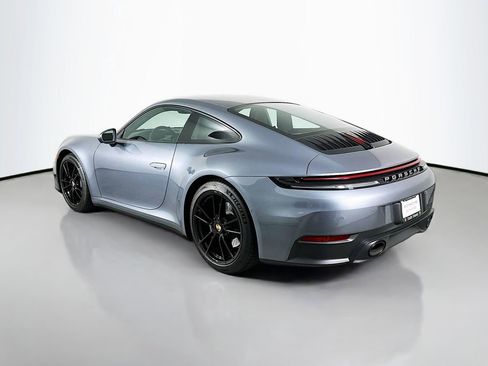 Used 2025 Porsche 911 Carrera image 3