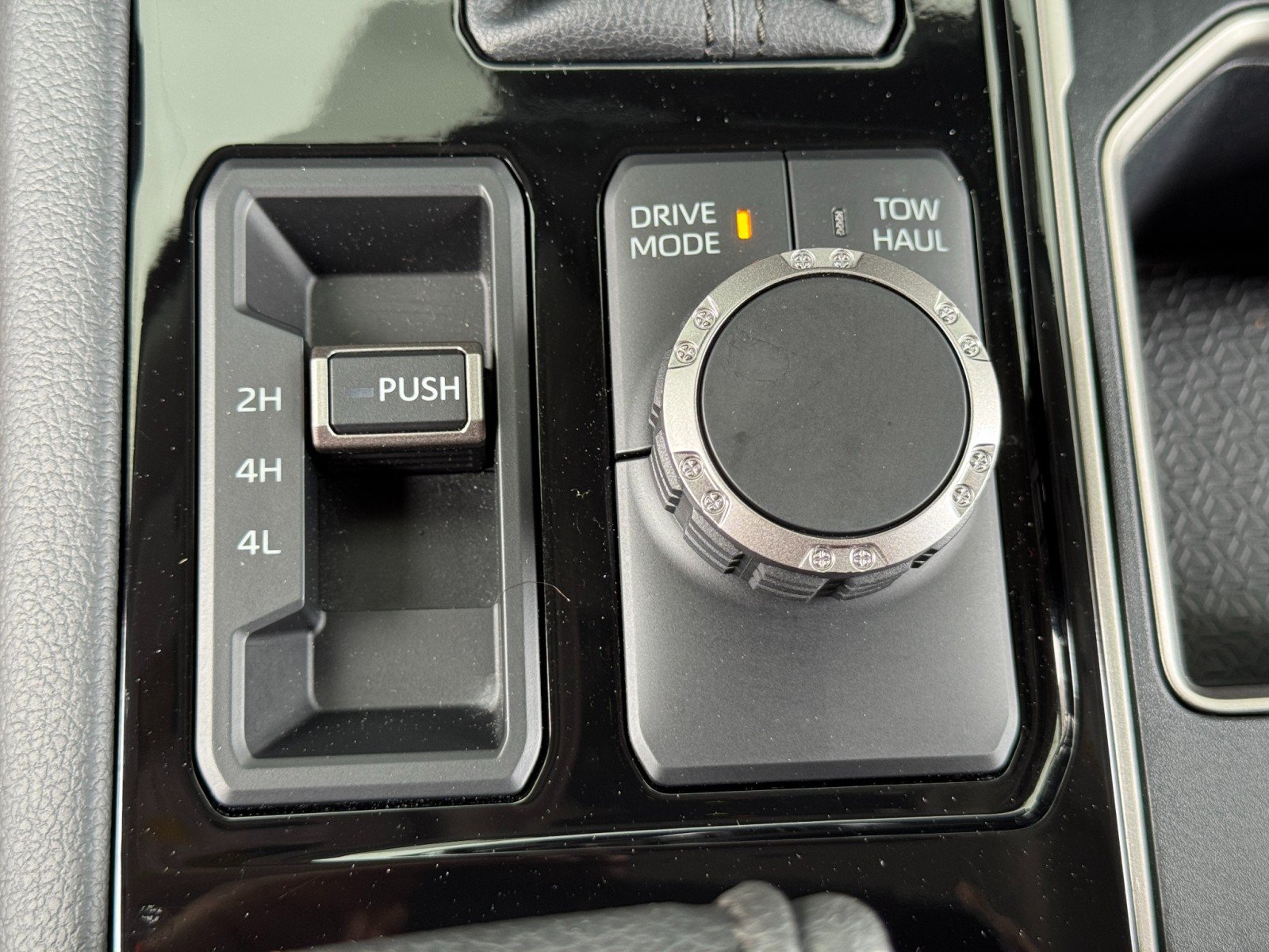 Used 2022 Toyota Tundra Limited AWD/4WD image 33