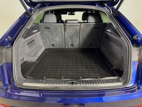 Used 2020 Audi Q8 Prestige image 21