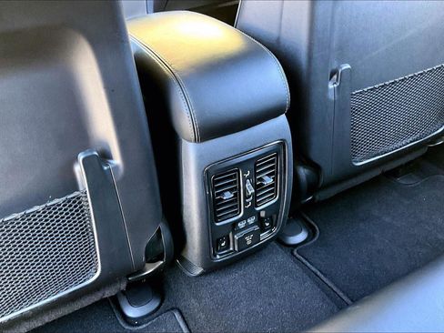 Used 2021 Jeep Grand Cherokee Overland image 33