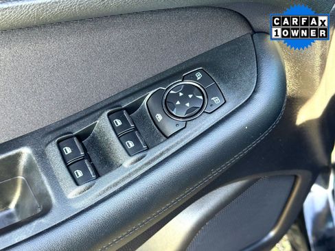 Used 2019 Ford Edge SE image 14