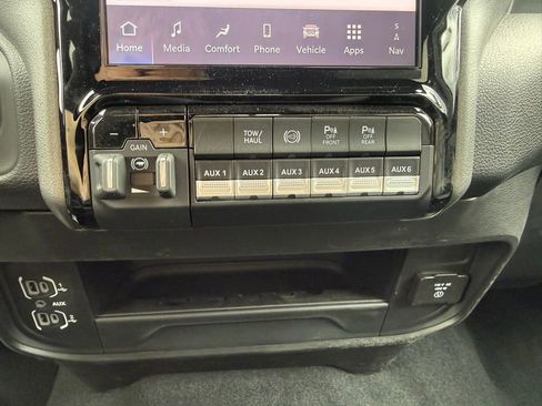New 2025 RAM 2500 Tradesman w/ Safety Group AWD/4WD image 21