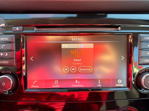 Used 2020 Nissan Rogue Sport S w/ Appearance Package FWD image 11