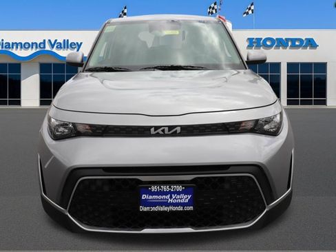 Used 2025 Kia Soul LX w/ LX Technology Package FWD image 2