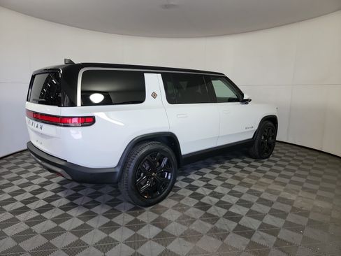 Used 2024 Rivian R1S Adventure AWD/4WD image 5