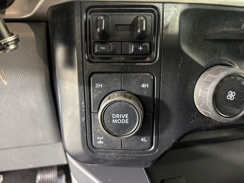 Used 2024 Ford F250 XLT w/ FX4 Off-Road Package image 12