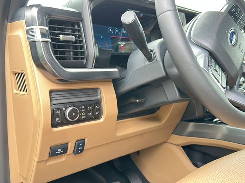 Used 2026 Ford F250 Lariat w/ Lariat Premium Package image 35