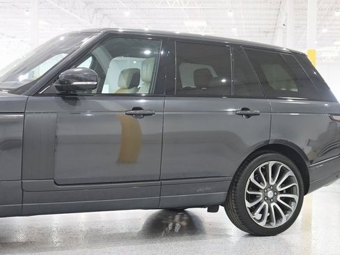Used 2020 Land Rover Range Rover HSE image 3