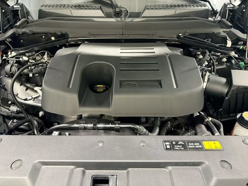 Used 2024 Land Rover Defender 130 X-Dynamic SE AWD/4WD image 32