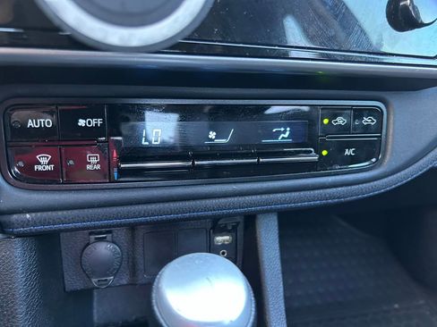 Used 2017 Toyota Corolla SE FWD image 26