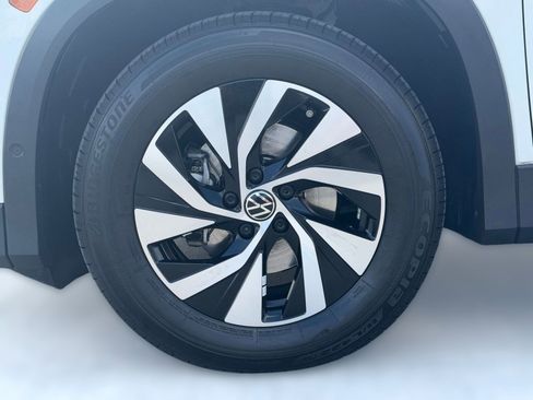 New 2025 Volkswagen Tiguan S FWD image 11
