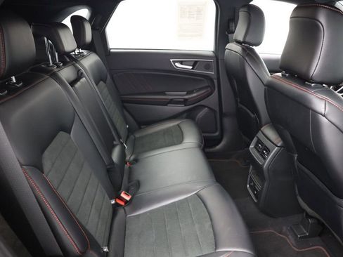 Used 2023 Ford Edge ST-Line image 18