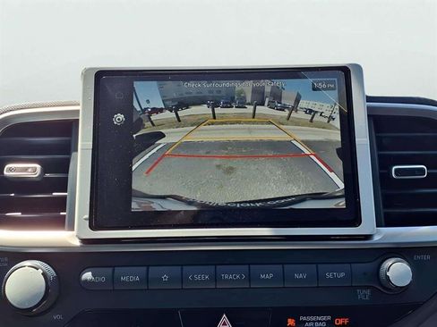 New 2025 Hyundai Venue Limited image 14