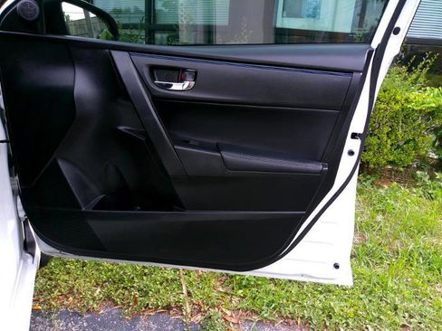 Used 2019 Toyota Corolla SE image 25