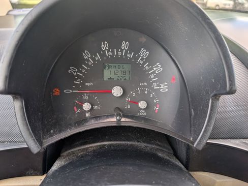 Used 2005 Volkswagen Beetle GL FWD image 13
