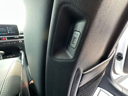 New 2026 Kia Sorento S AWD/4WD image 17