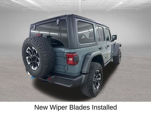 Used 2025 Jeep Wrangler Unlimited Rubicon 4xe w/ Convenience Group AWD/4WD image 13