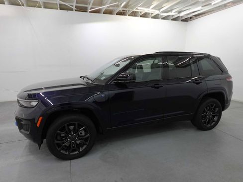 Used 2023 Jeep Grand Cherokee 30th Anniversary AWD/4WD image 8