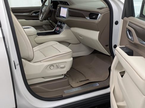 Used 2021 GMC Yukon Denali w/ Denali Premium Package image 41