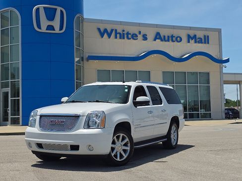 Used 2009 GMC Yukon XL Denali AWD/4WD image 2