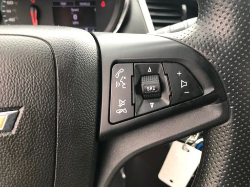 Used 2020 Chevrolet Trax LT image 15
