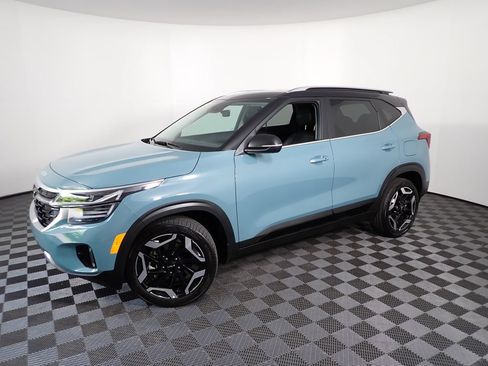 Used 2025 Kia Seltos SX AWD/4WD image 11