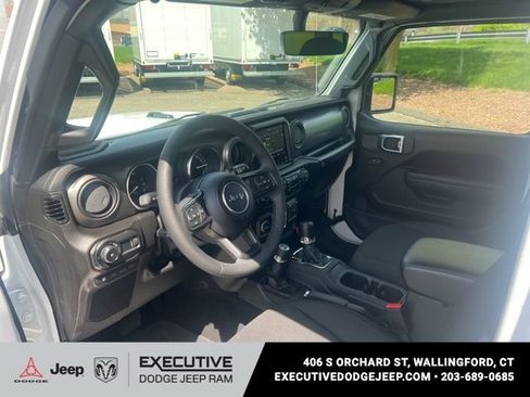 Used 2023 Jeep Wrangler Unlimited w/ Cold Weather Group AWD/4WD image 8