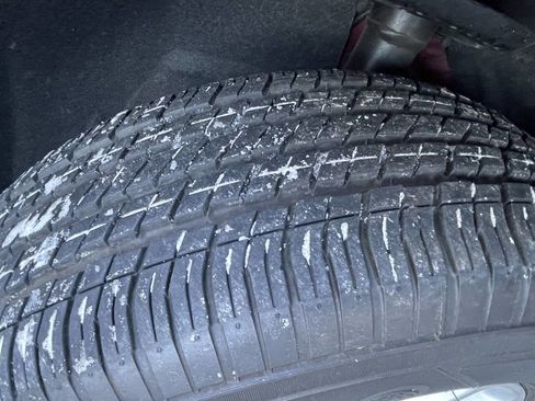 Used 2024 Chrysler Pacifica Touring-L image 33