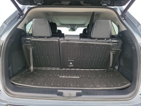 Used 2021 Toyota Highlander Platinum image 18