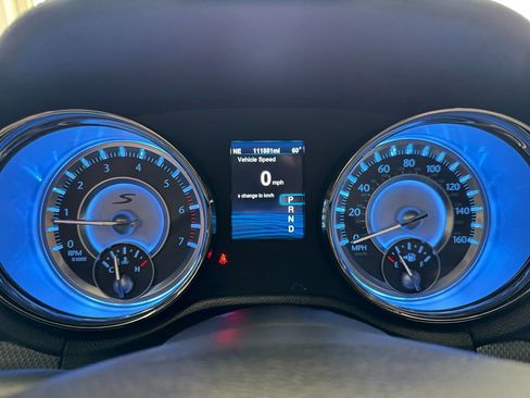 Used 2014 Chrysler 300 S w/ Luxury Group image 37