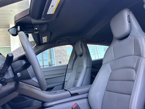 Certified 2022 Porsche Taycan 4S AWD/4WD image 5