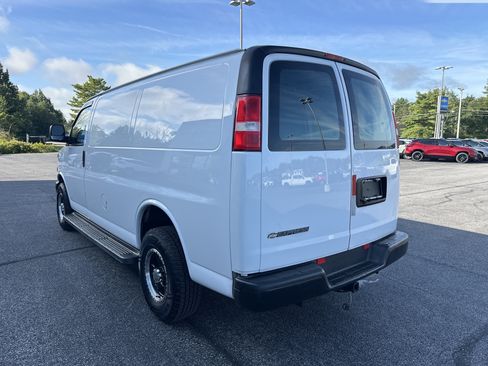 Certified 2019 Chevrolet Express 2500 RWD image 4