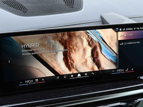 New 2026 BMW X5 xDrive50e w/ Executive Package image 29