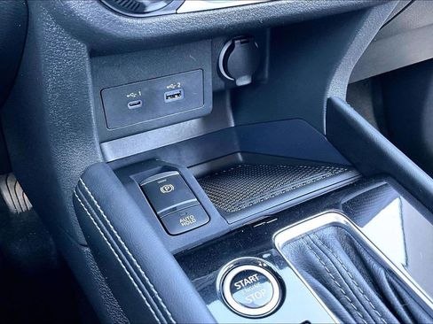 Used 2023 Nissan Kicks SV image 32