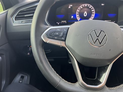 Used 2024 Volkswagen Tiguan SE FWD image 16