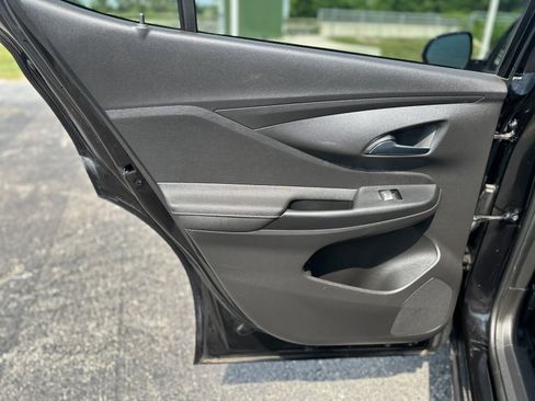 Used 2025 Buick Envista Avenir FWD image 36
