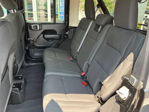 Used 2021 Jeep Wrangler Unlimited Sport AWD/4WD image 16